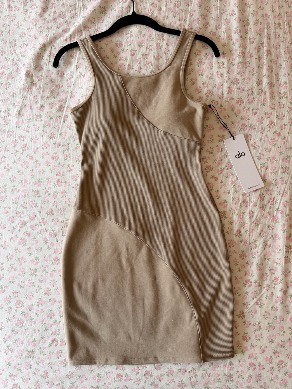 ALO Yoga Gravel Alosoft Sunbeam Dress Tag - White
